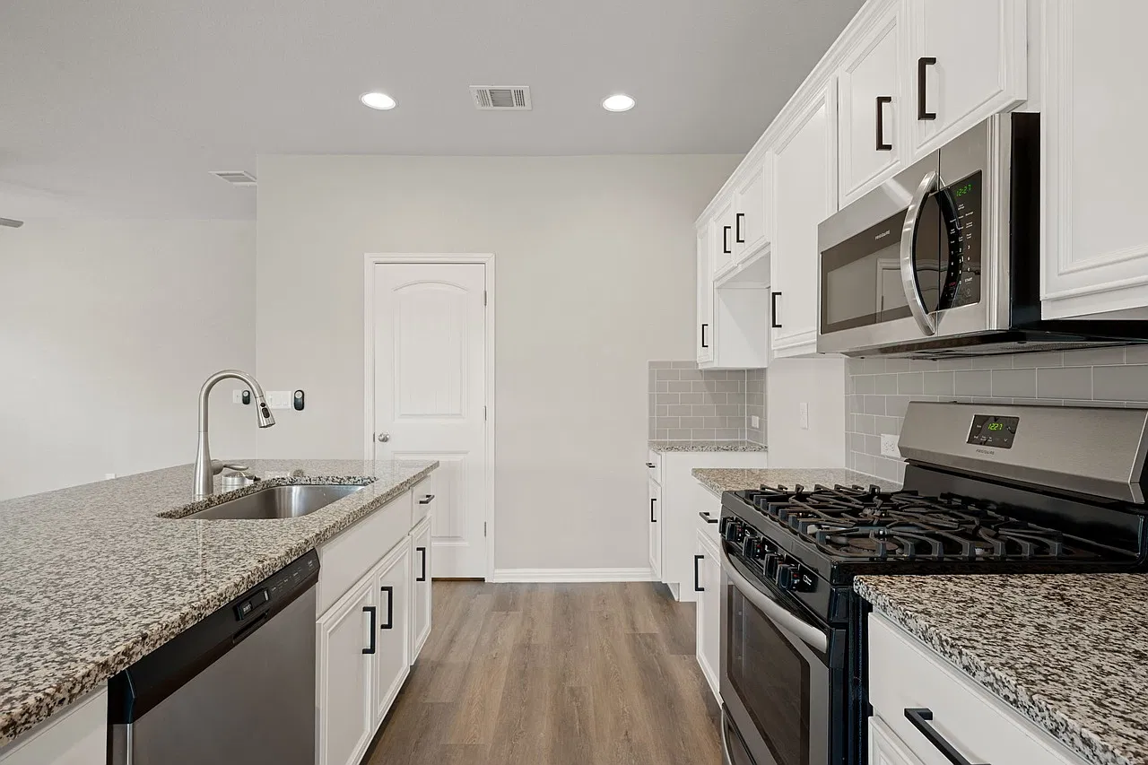 4 bed, 1731 sqft, $2,000 — Photo 4
