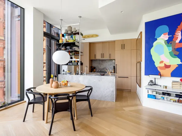 33 Park Row image 8 of 25