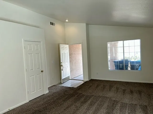 1501 Waterton Dr — Photo 3