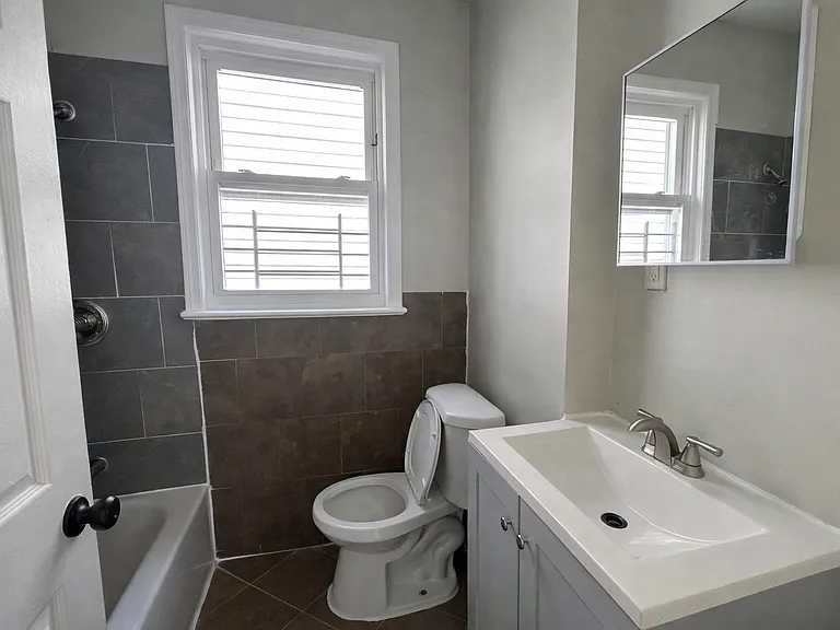 524 Grove Street — Photo 6