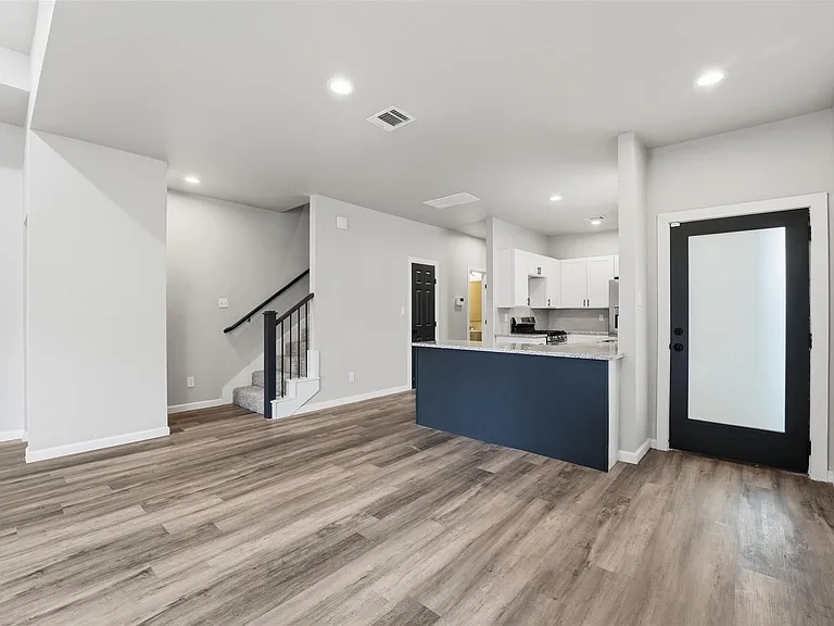 4307 Larkspur St — Photo 5