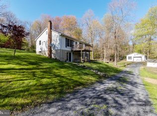 84 Roundabout Rd, Linden, VA 22642