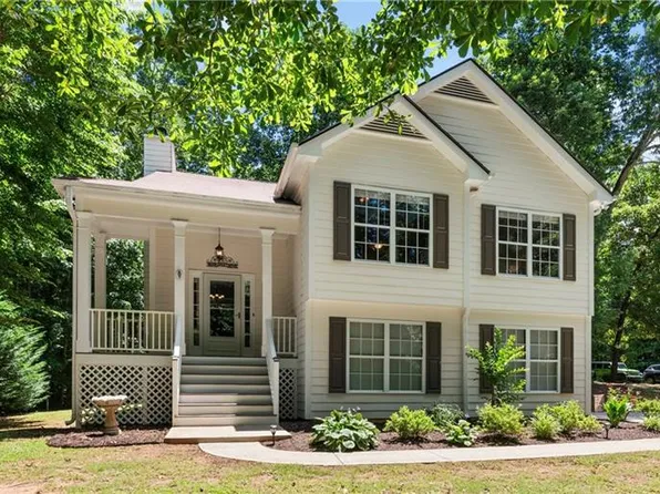 9495 Lee Cir, Gainesville, GA 30506