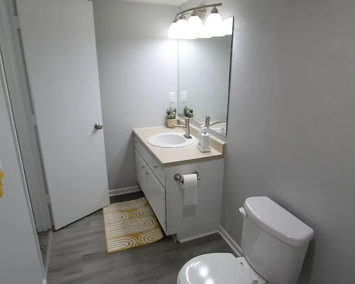 6320 S 72nd St #104 — Photo 8