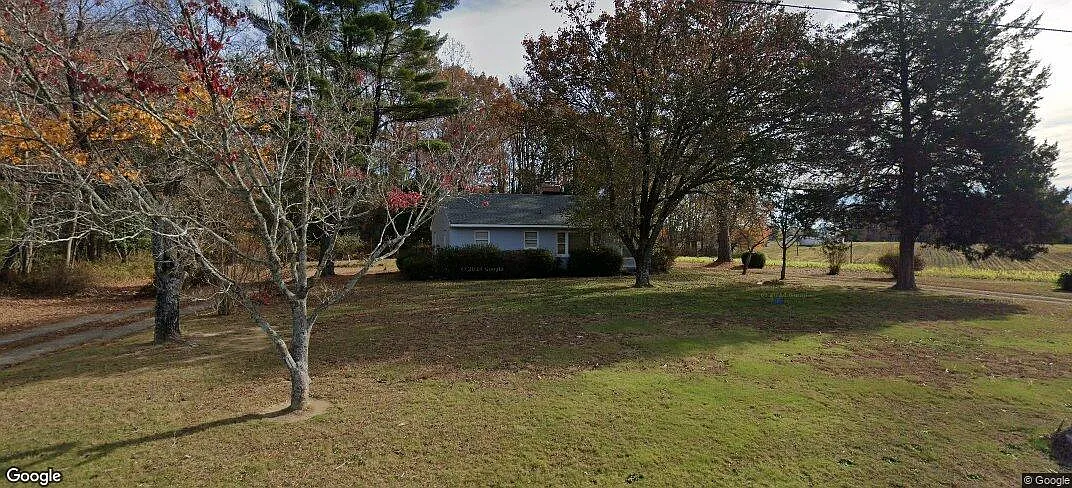 3 bed, 1120 sqft, $1,300 — Photo 1
