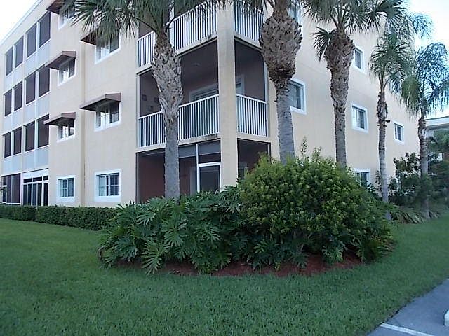 2nd image of 4721 Lucerne Lakes Blvd #711