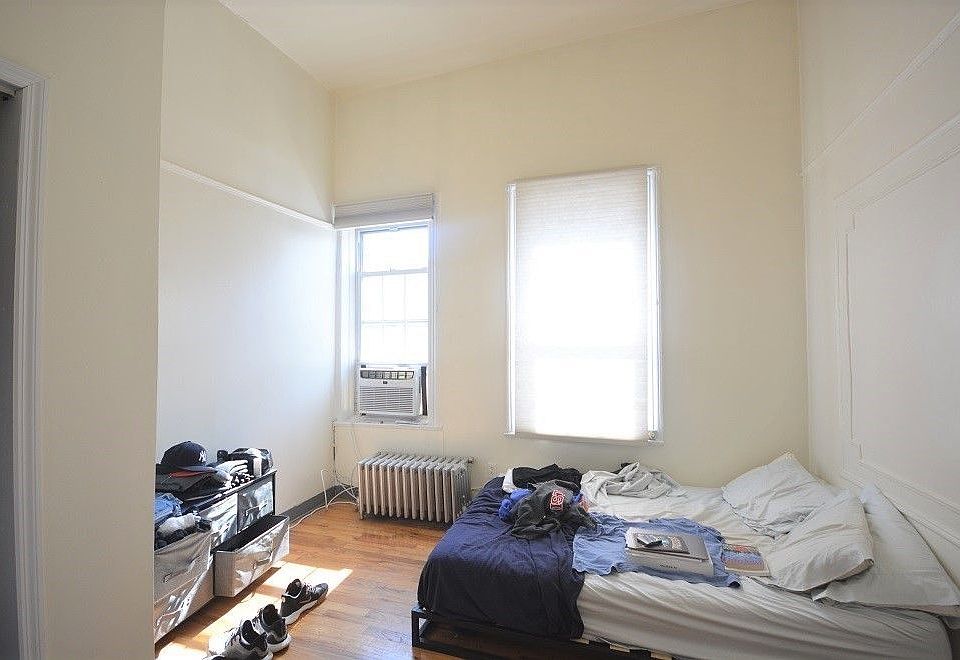 2nd image of 204 Smith St #3