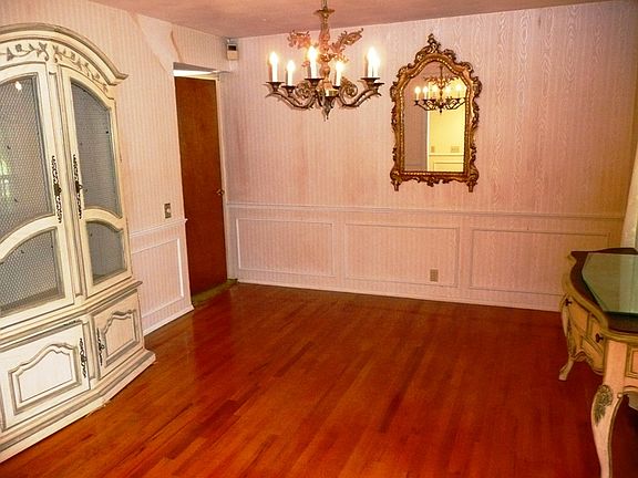 4th image of 343 Norwood Cir
