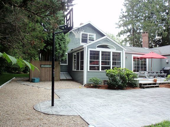 patio/basketball court