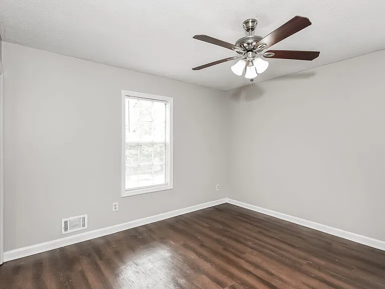 2985 Valley View Cir — Photo 10