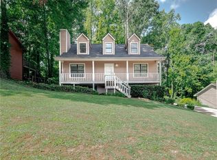 1227 Williamsburg Ln, Norcross, GA 30093