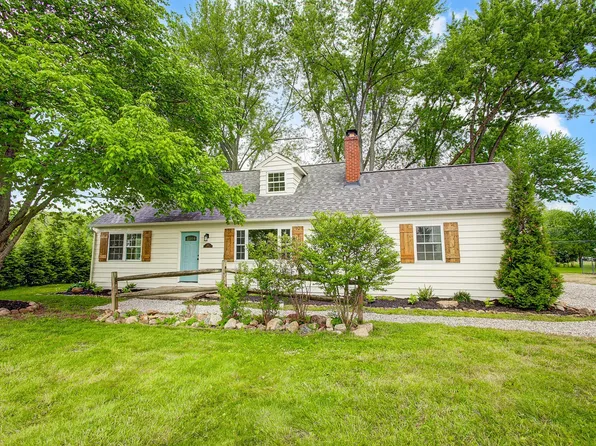 880 Hibbs Rd, Lockbourne, OH 43137