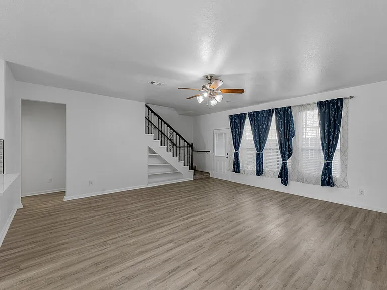 4810 Jarl Ct — Photo 6