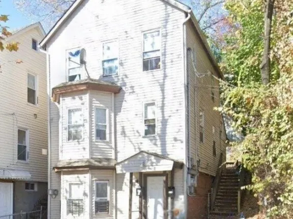9 Circle Ave, Paterson City, NJ 07522