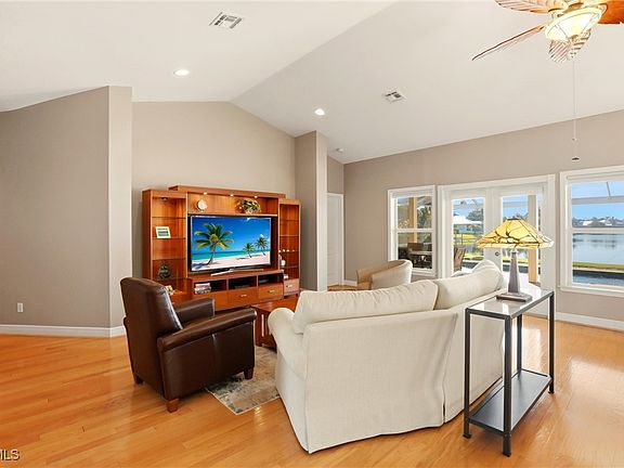 5th image of 15650 Caloosa Creek Cir