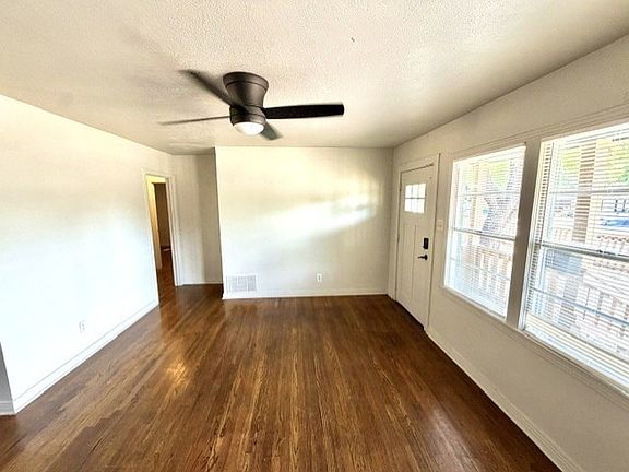 4th image of 2681 Texas Dr