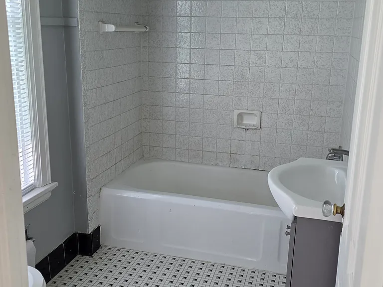 5572 N Bethmaur Ln — Photo 34