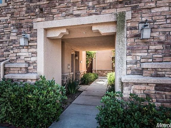 4th image of 3301 N Park Dr Unit 2715