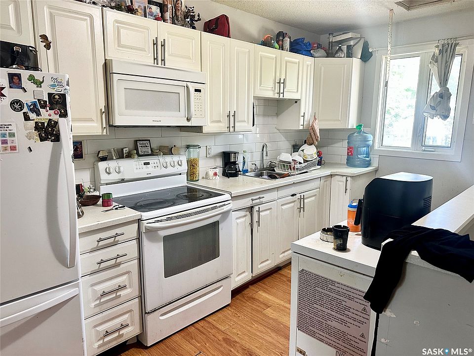 2nd image of 1228 Robinson Street