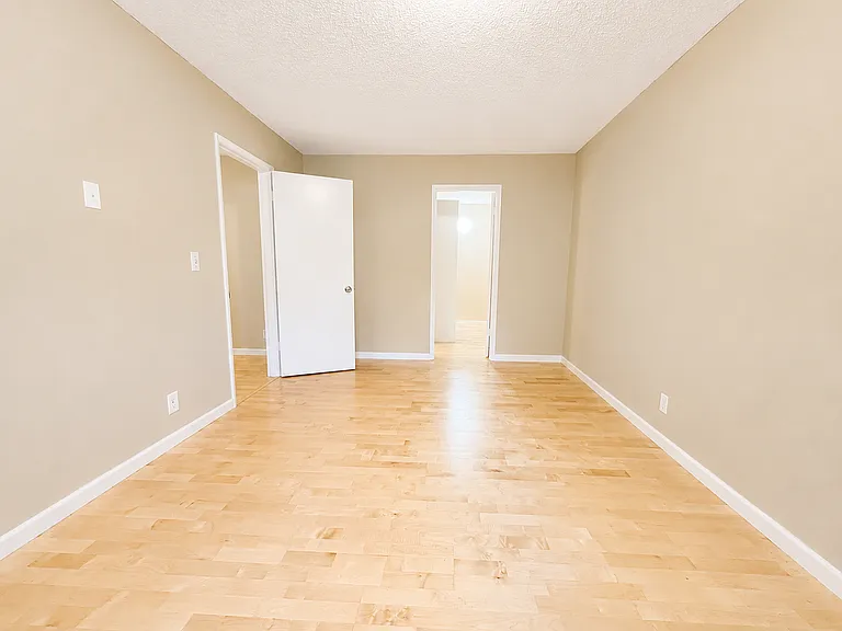 2393 SW Park Pl #106 — Photo 16