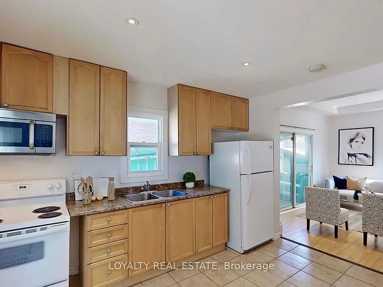 4 McMurchy Ave S #1 — Photo 6