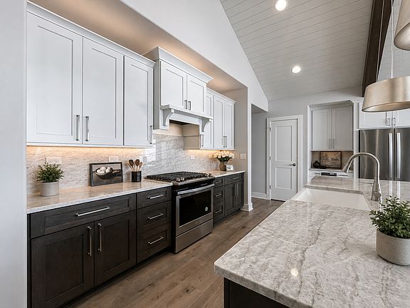 5th image of 21377 W Sylvan Dr