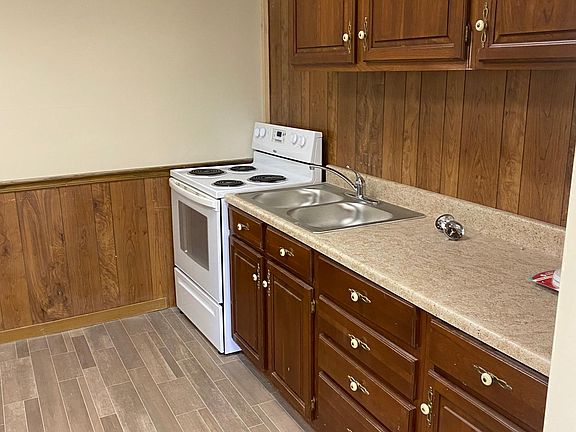 3rd image of 1080 Us Route 22 APT A