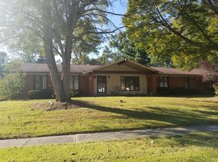 11523 Philmar Ln, Saint Louis, MO 63138