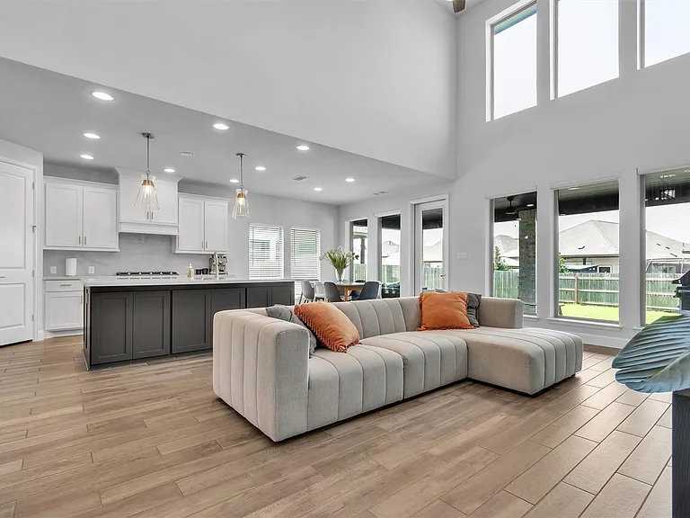 113 Lenera Dr — Photo 10