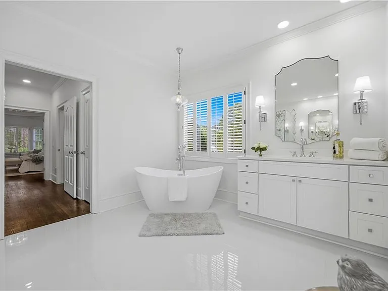 6410 Westchester Pl — Photo 17