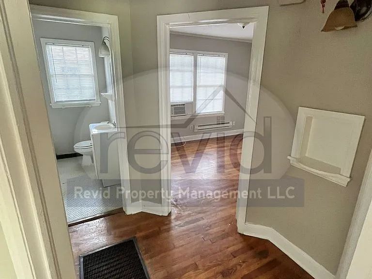 Campbell 2562 — Photo 10