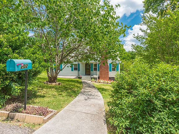 5th image of 202 Locust Hill Ln