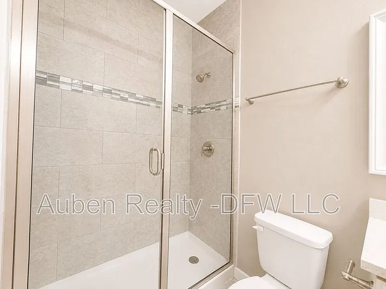 8006 Doreen Ave — Photo 12