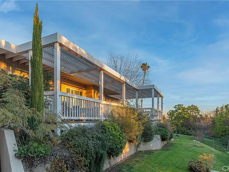 714 Oceanview Dr — Photo 15