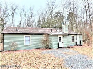 198 Choctaw Dr, Pocono Lake, PA 18347