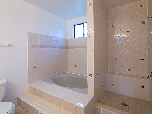 2nd image of 2515 S Fremont Ave