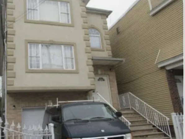 43 Aldine St, Newark City, NJ 07112