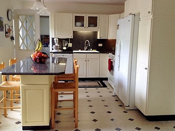 Kitchen with Granite counter
