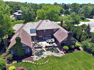 1607 Midwest Club Pkwy, Oak Brook, IL 60523