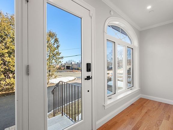2nd image of 163 Clay St #3