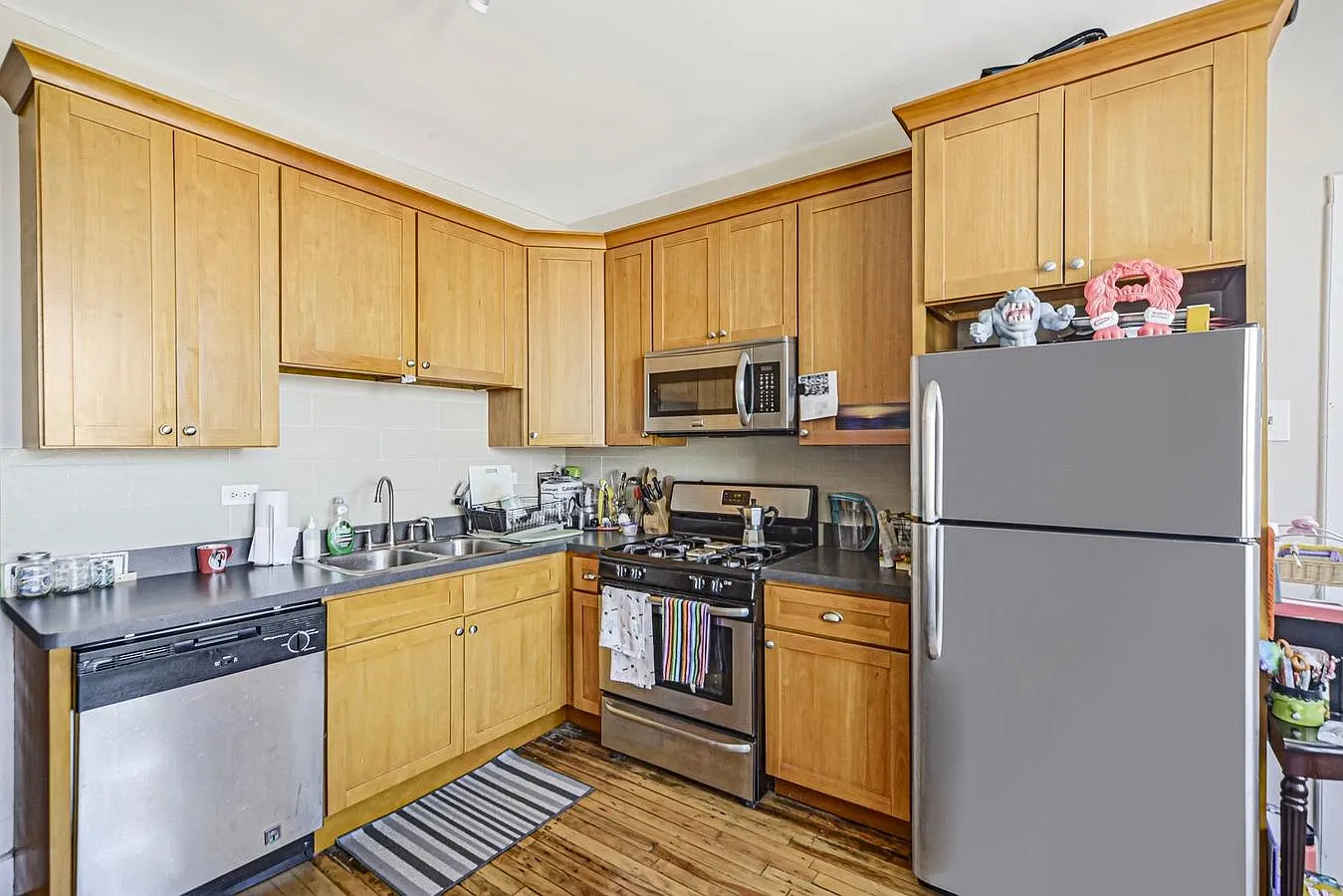 2 bed, 700 sqft, $1,775 — Photo 1