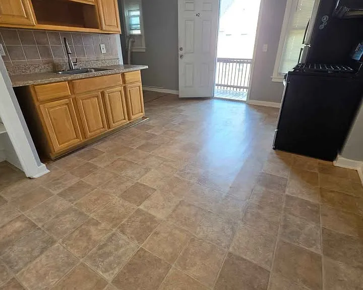 476 Brooks St #2 — Photo 4