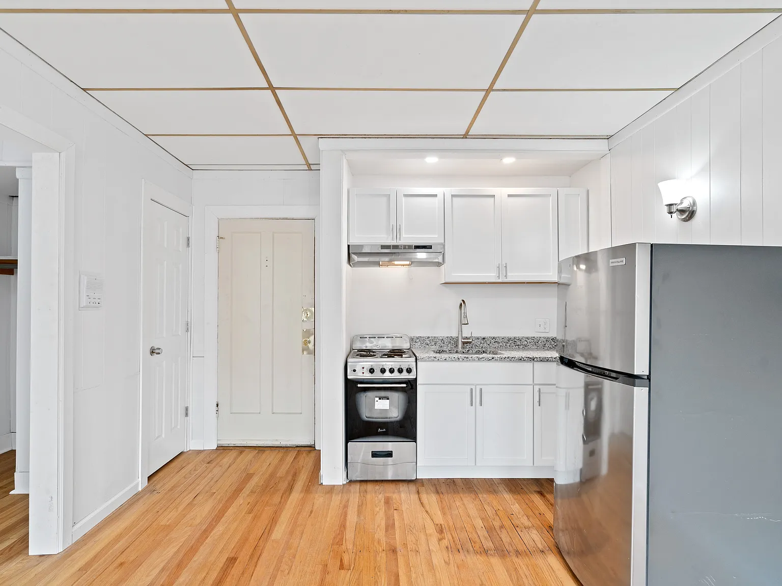 Studio, 400 sqft, $1,100 — Photo 2