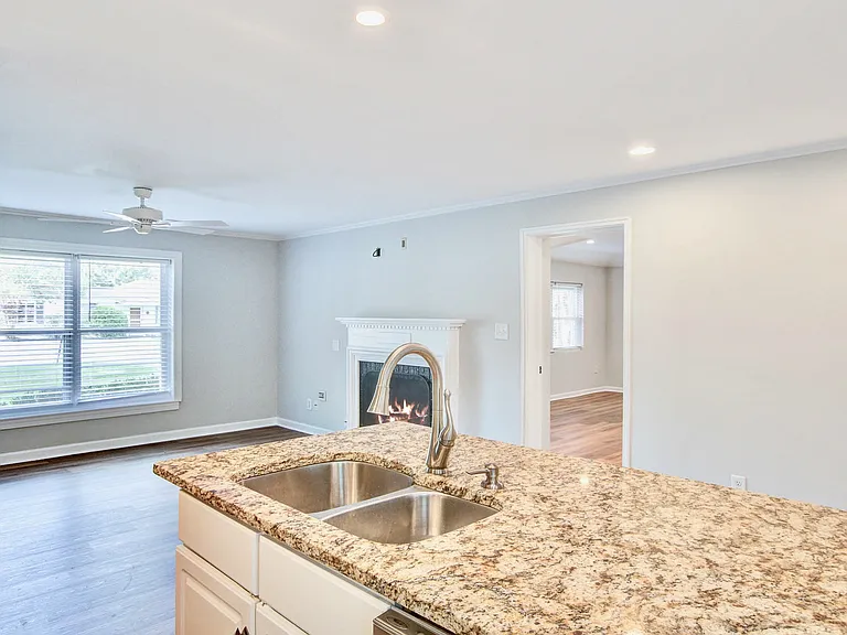 1236 Parkwood Estates Dr — Photo 12