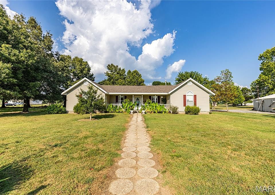 1st image of 226 Sandy Ln