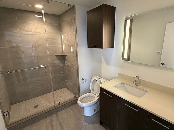 MASTER BATHROOM WALKING SHOWER