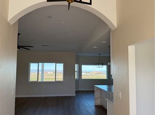 6610 Rancho Rd, Phelan, CA 92371