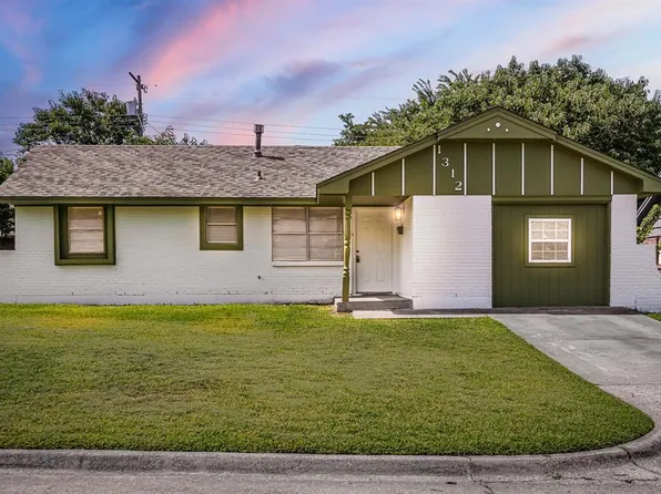 1312 Parkwoods Ter, Midwest City, OK 73110