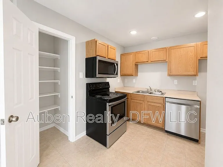434 Chestnut Ln — Photo 7