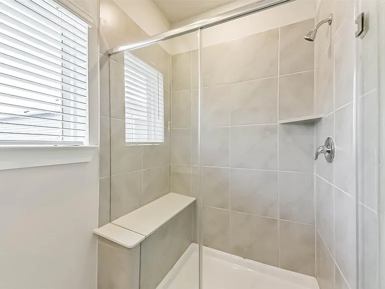 583 Avisa Dr — Photo 18